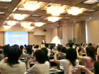 �Z�~�i�[�̗l�q